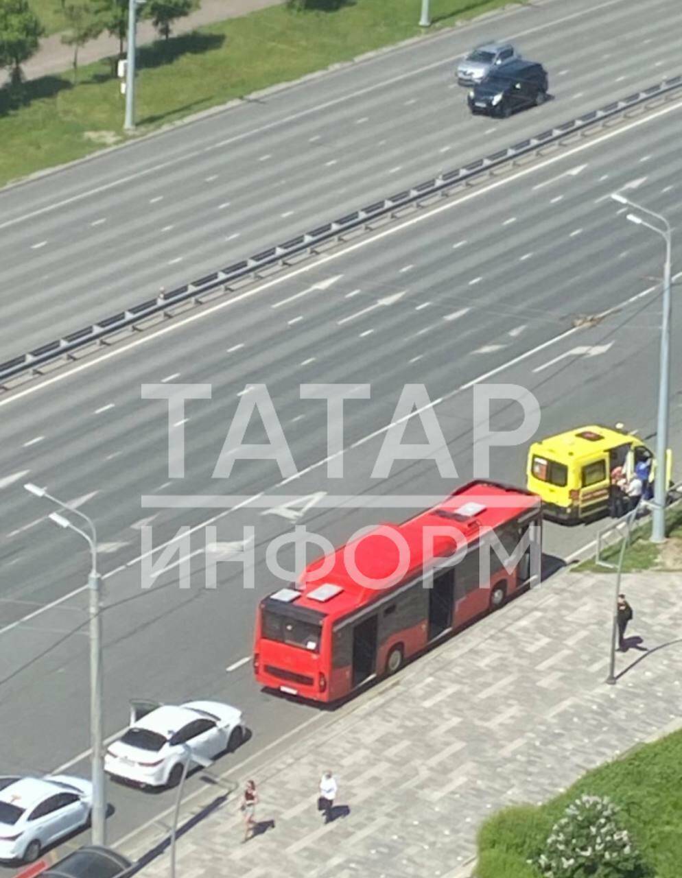 Стало известно, почему к автобусу в Казани съехались скорая помощь и полиция