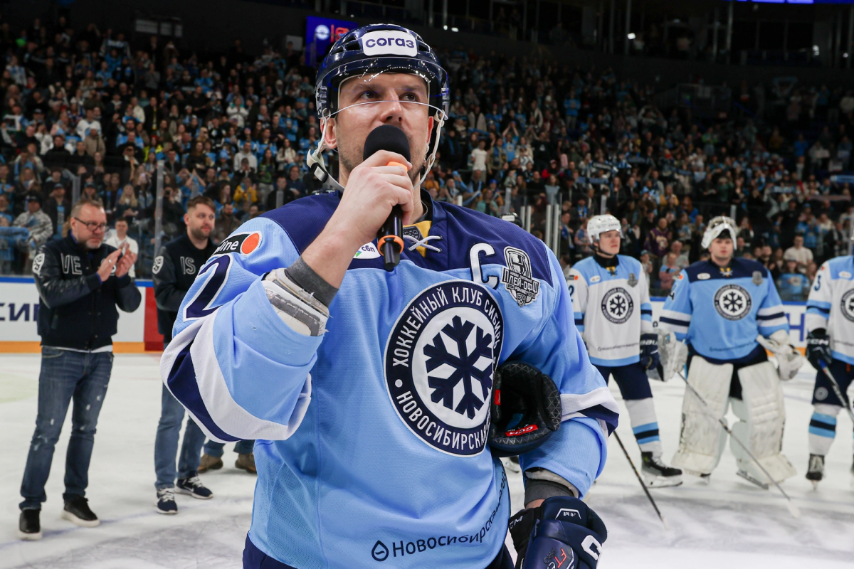 «Сибирь» рассталась сразу с семью хоккеистами