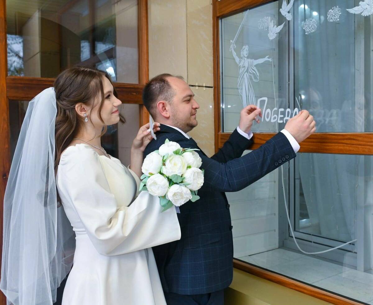 ЗАГСы Татарстана присоединились к всероссийской акции «Окна Победы»