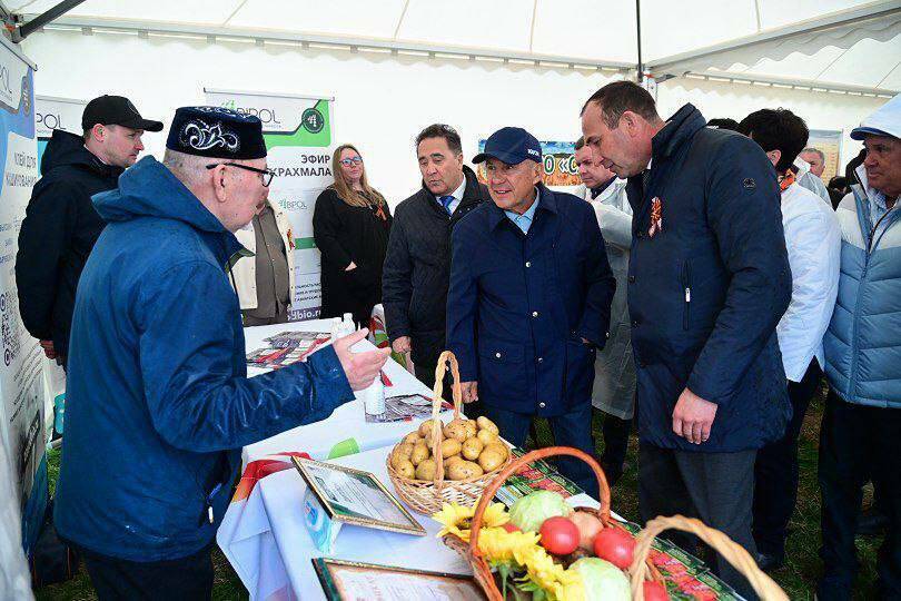 Минниханов обсудил с активом Тукаевского района развитие сельского хозяйства