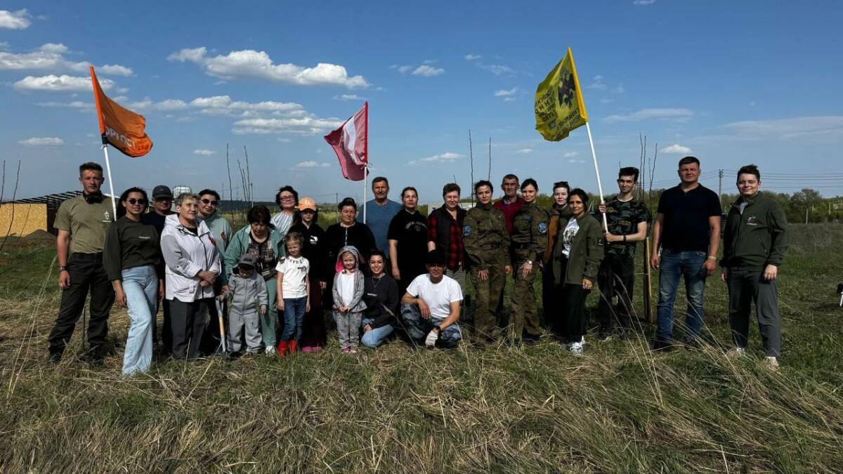 В Верхнем Услоне заложили аллею в честь Великой Победы