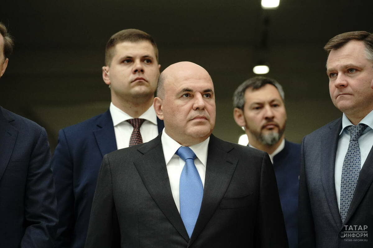 Мишустин поздравил Минниханова с 80-летием Победы