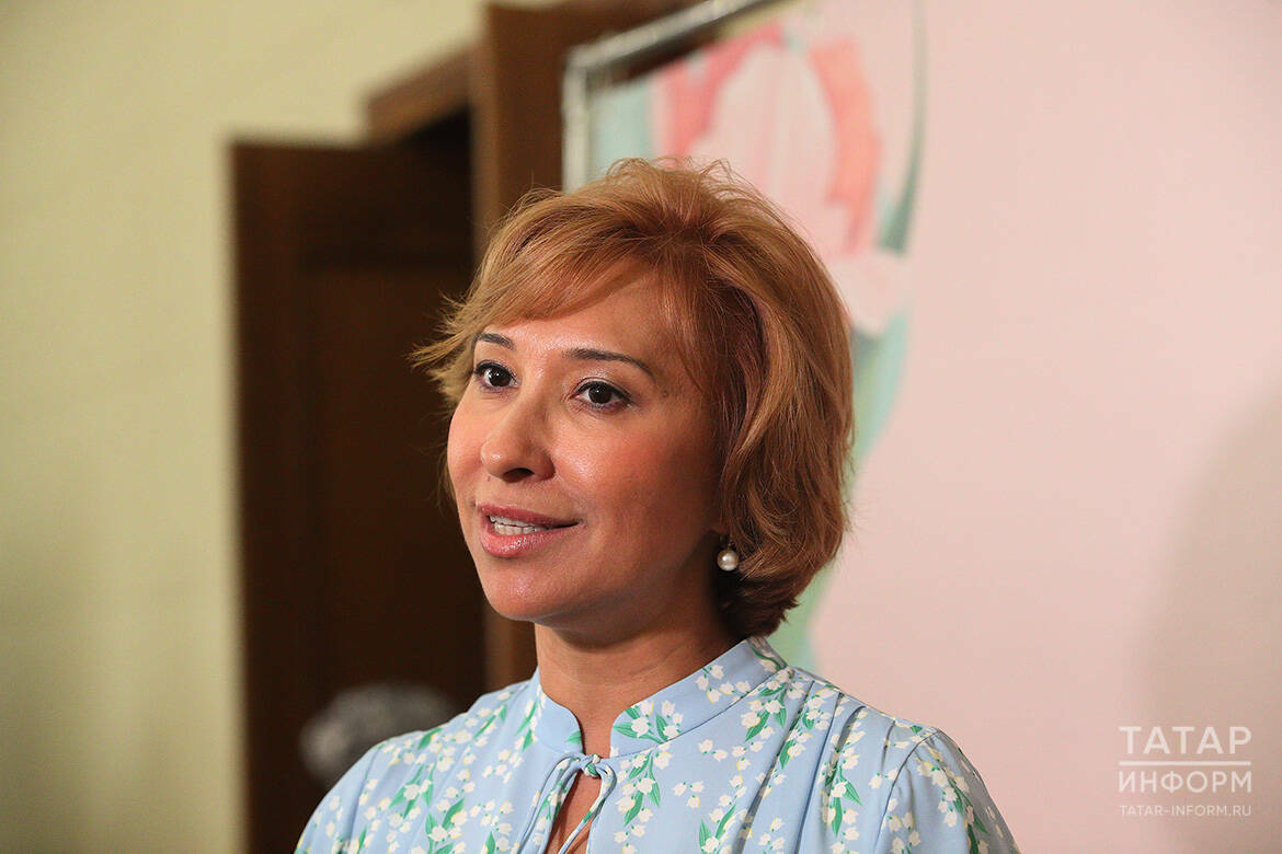 Эльмира Зарипова посетила торжественное мероприятие к Дню социального работника