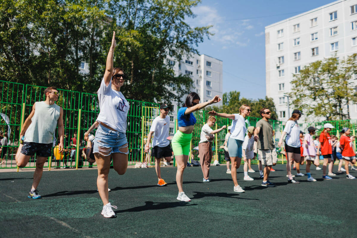 В Казани пройдет утренняя йога во дворе, благоустроенном по программе «Наш двор»