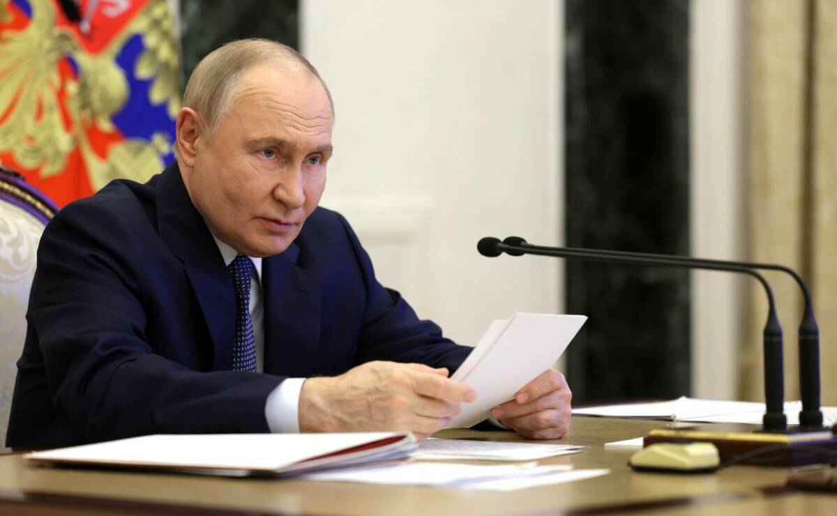 Путин потребовал заранее готовить базы для новых систем вооружений