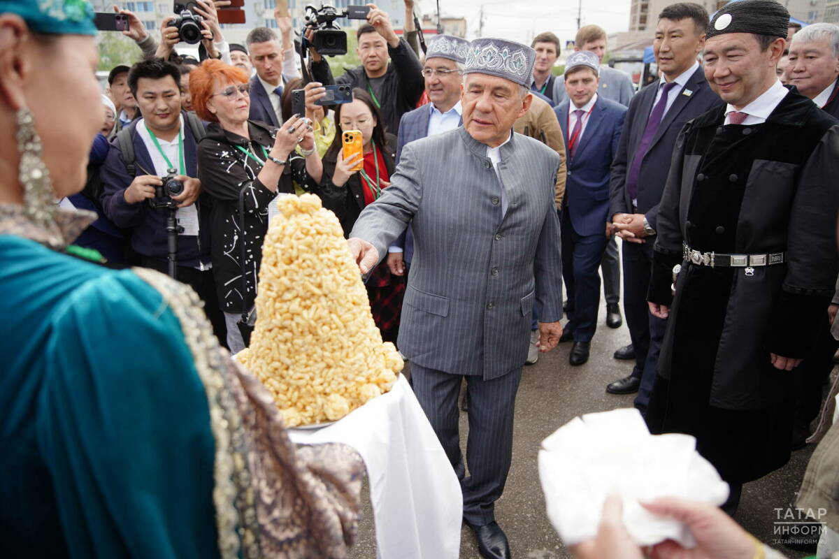 Минниханов прибыл на XXV Федеральный сабантуй в Якутске