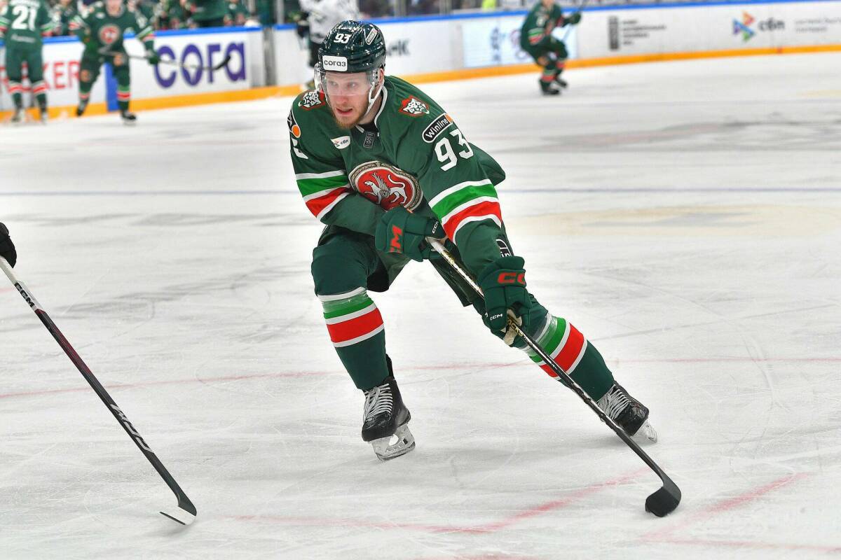 «Трактор» спасает карьеру Коршкова, а Мифтахов на пути в «Каролину»: трансферный гид КХЛ