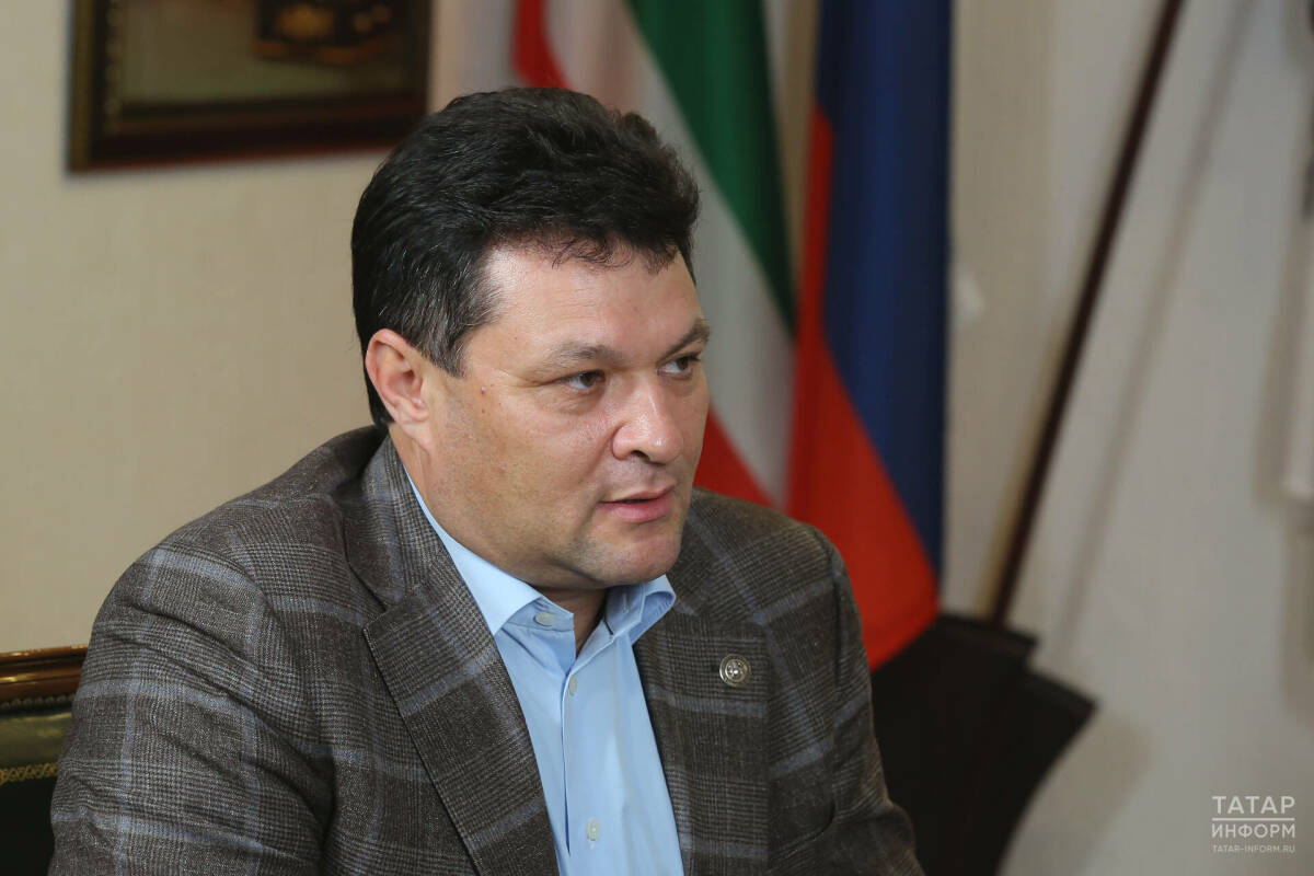 Нуриев БПЛА һөҗүме вакытында һәлак булган эшченең гаиләсенең кайгысын уртаклашты