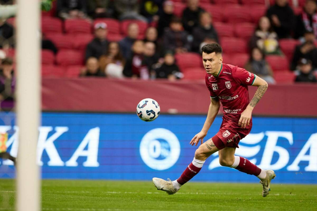 Форвард «Рубина» Мирлинд Даку прилетел в Санкт-Петербург