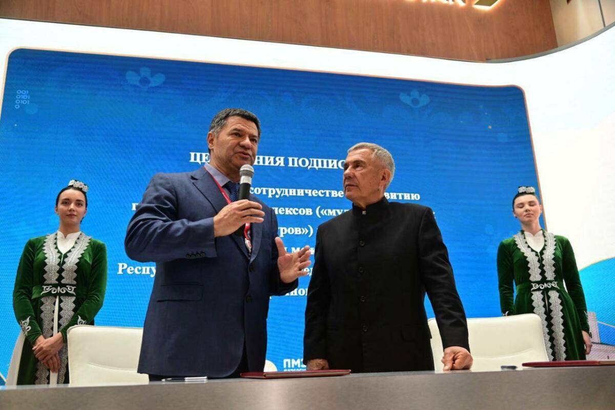 Минниханов и глава Росморречфлота подписали соглашение о развитии речных портов РТ