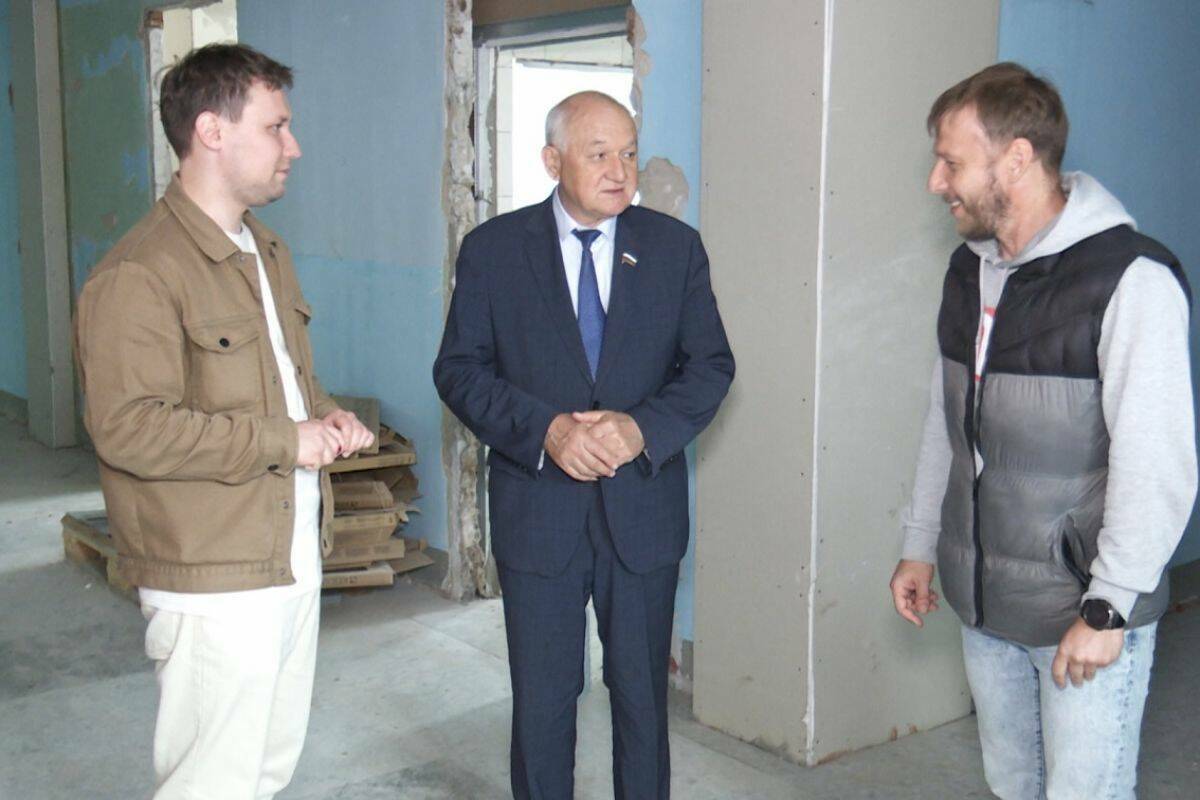 Депутат Госдумы Гильмутдинов посетил с проверкой школу и колледж в Зеленодольске