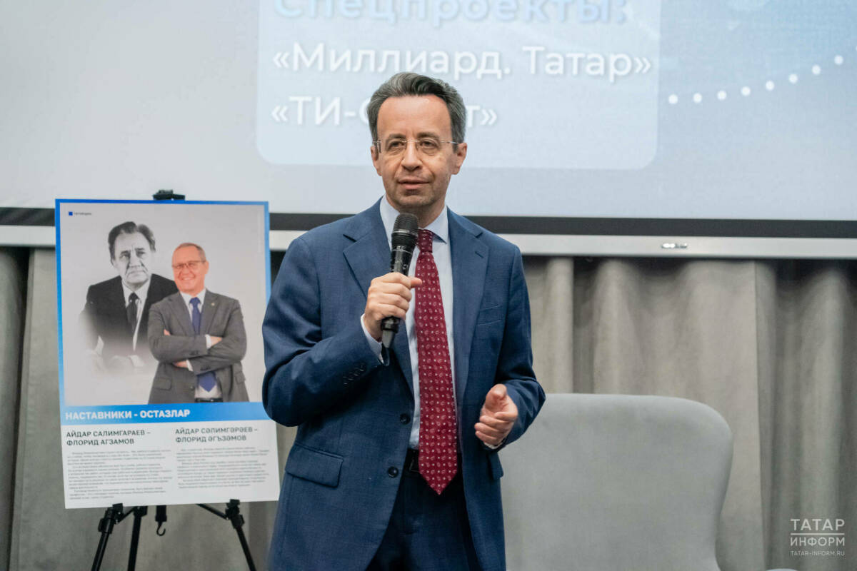 Ринат Билалов рассказал о работе «Татар-информа» на ярмарке вакансий медиаотрасли в КФУ