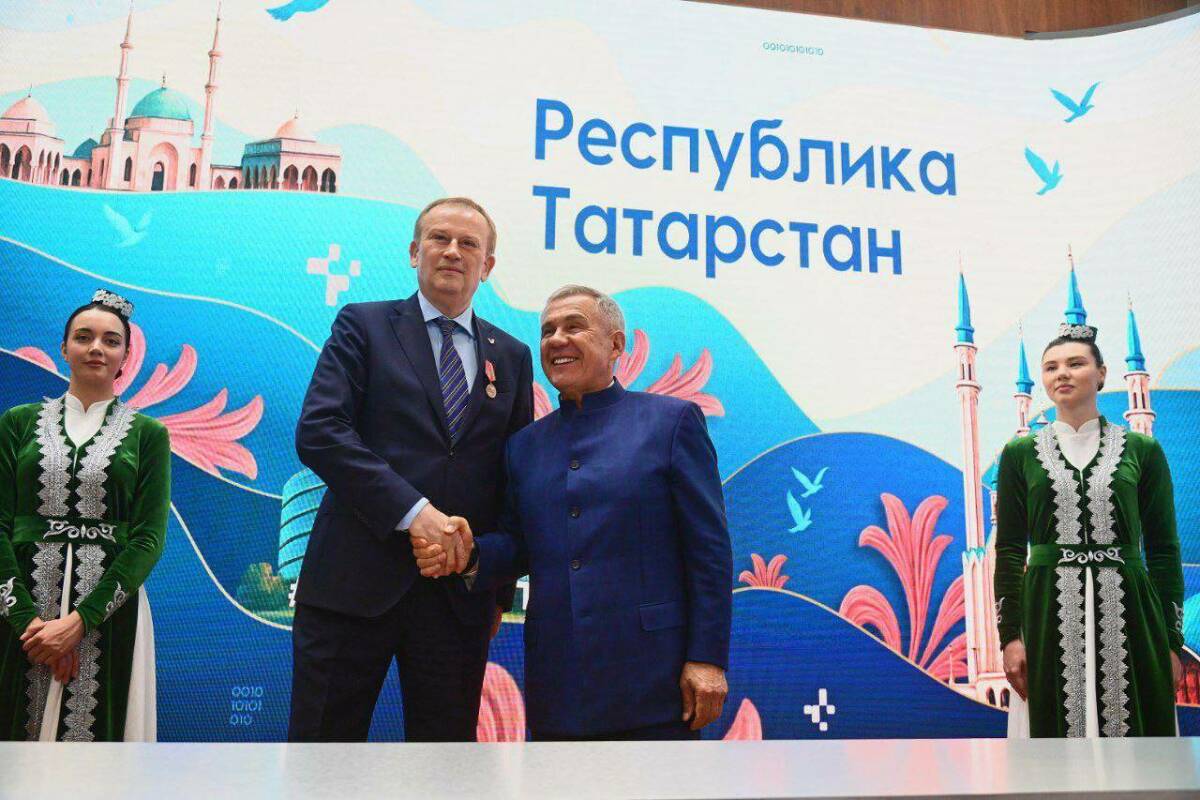 Минниханов и Дрозденко подписали соглашение о сотрудничестве между РТ и Ленобластью