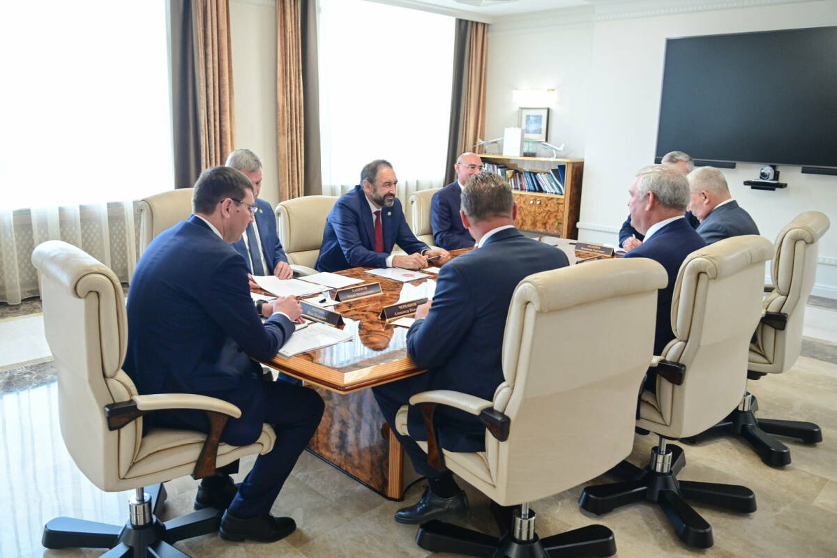 Песошин обсудил с первым замглавы РЖД развитие ж/д сообщения в Татарстане