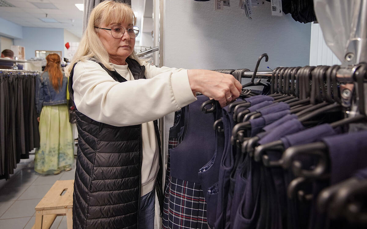 Безнал и нал, школьная форма и матрешка под березой: тренды аналитики июня