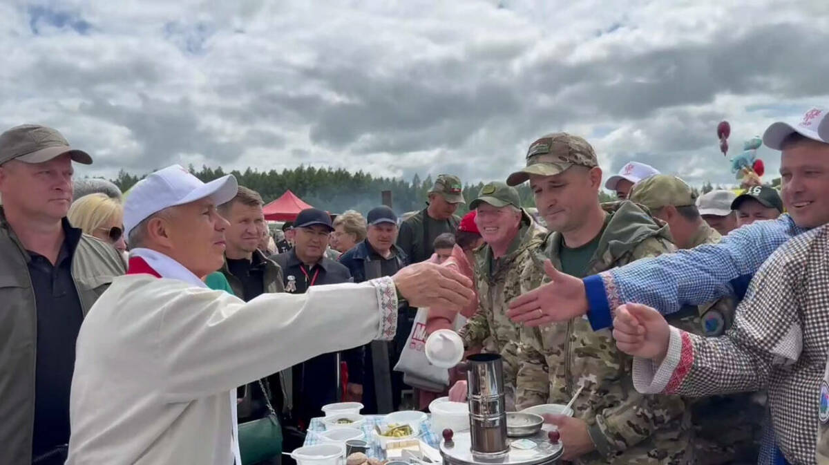 «Много пели и много ели»: Галимова показала, как Рустам Минниханов отметил праздник Уяв