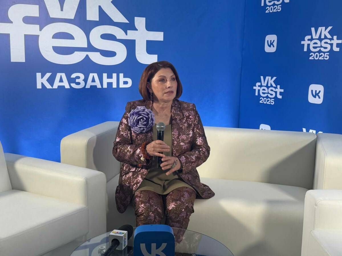 Роза Сябитова на VK Fest в Казани: «Нет лучше подарка, чем жена-татарка!»