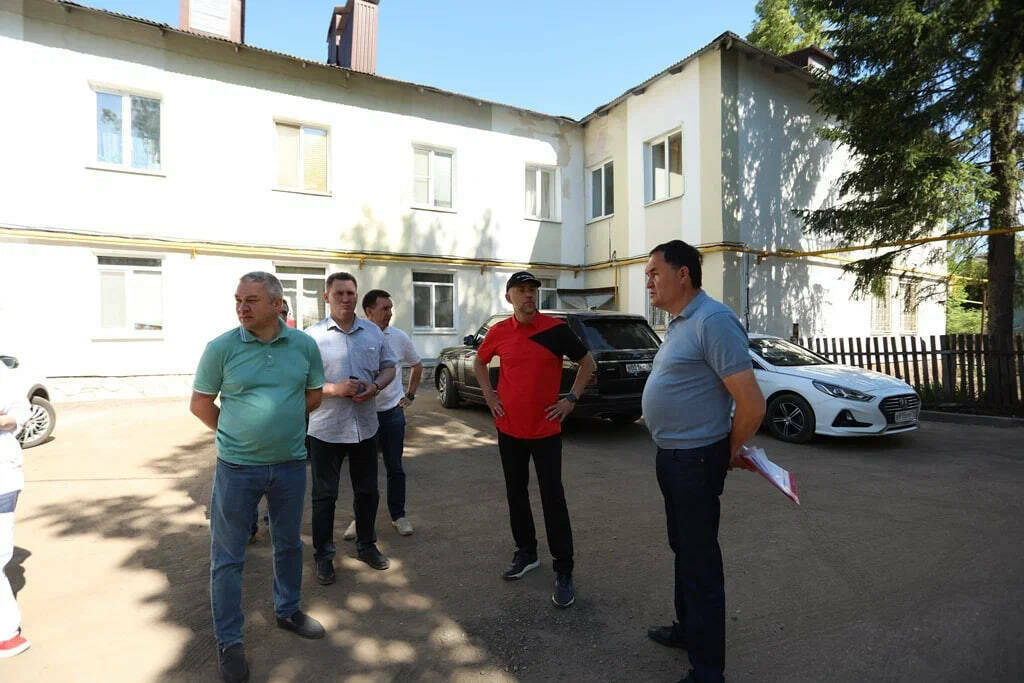 Единороссы осмотрели объекты социального и инфраструктурного назначения в Татарстане