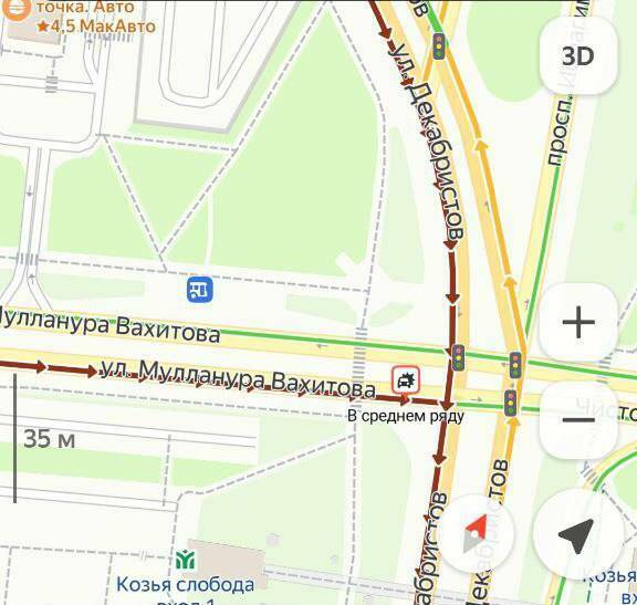 На Декабристов в Казани из-за сломанного светофора и дорожных работ образовался затор