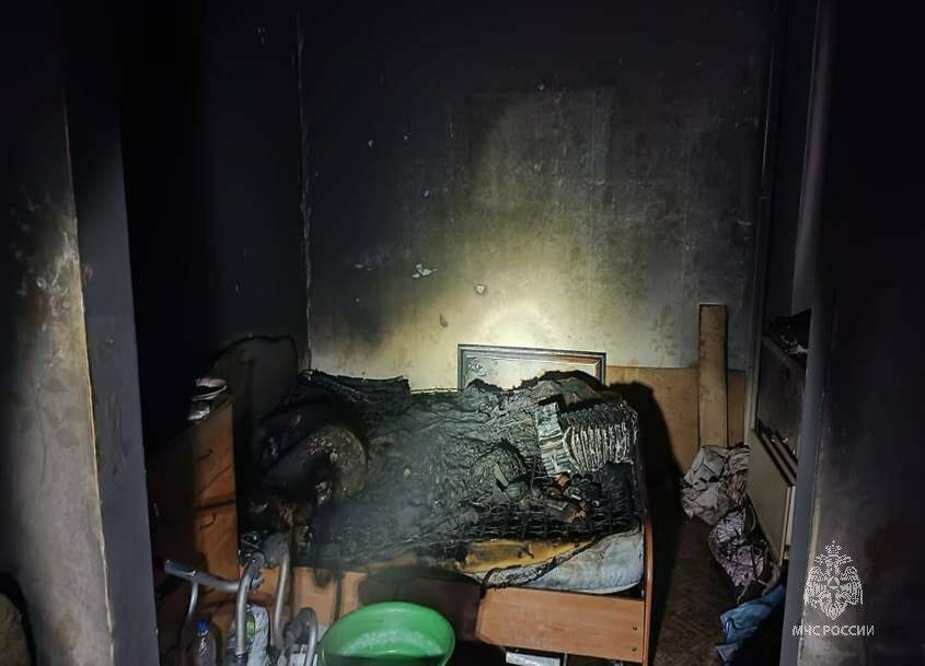 На пожаре в казанской многоэтажке погибла пожилая женщина