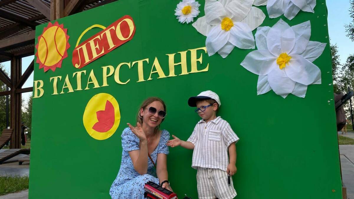 НЕигры, йога на траве и концерт «ЖИВаGO»: фестиваль добрососедства прошел в Лаишево