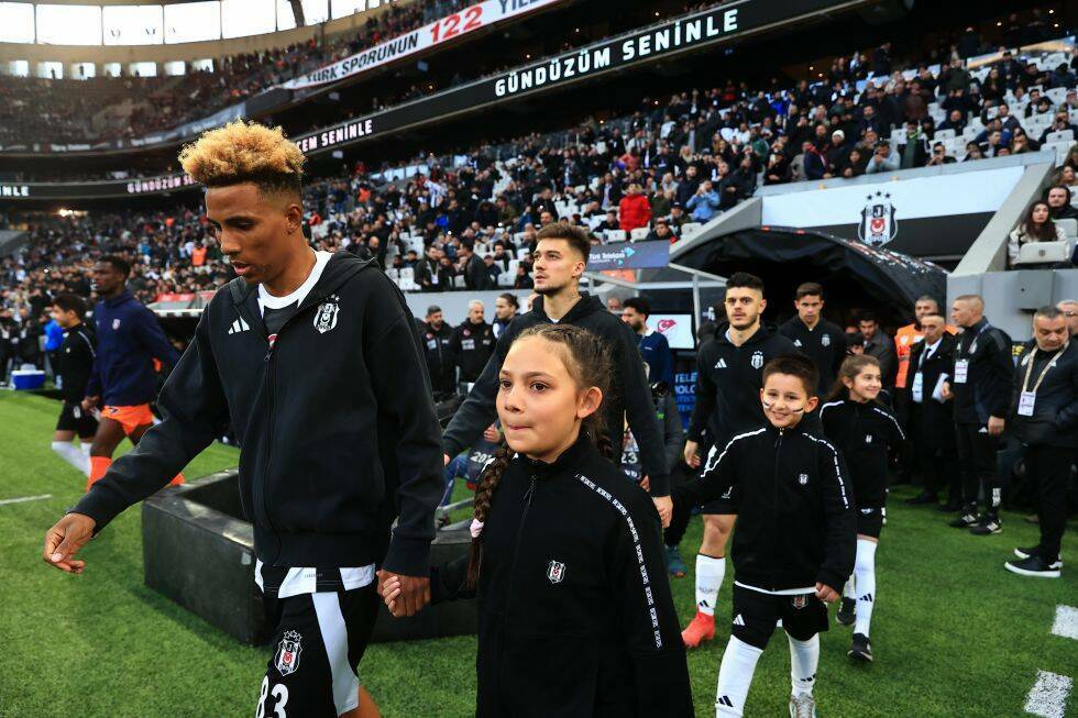 «Бешикташ» опроверг интерес «Спартака» к Фернандешу