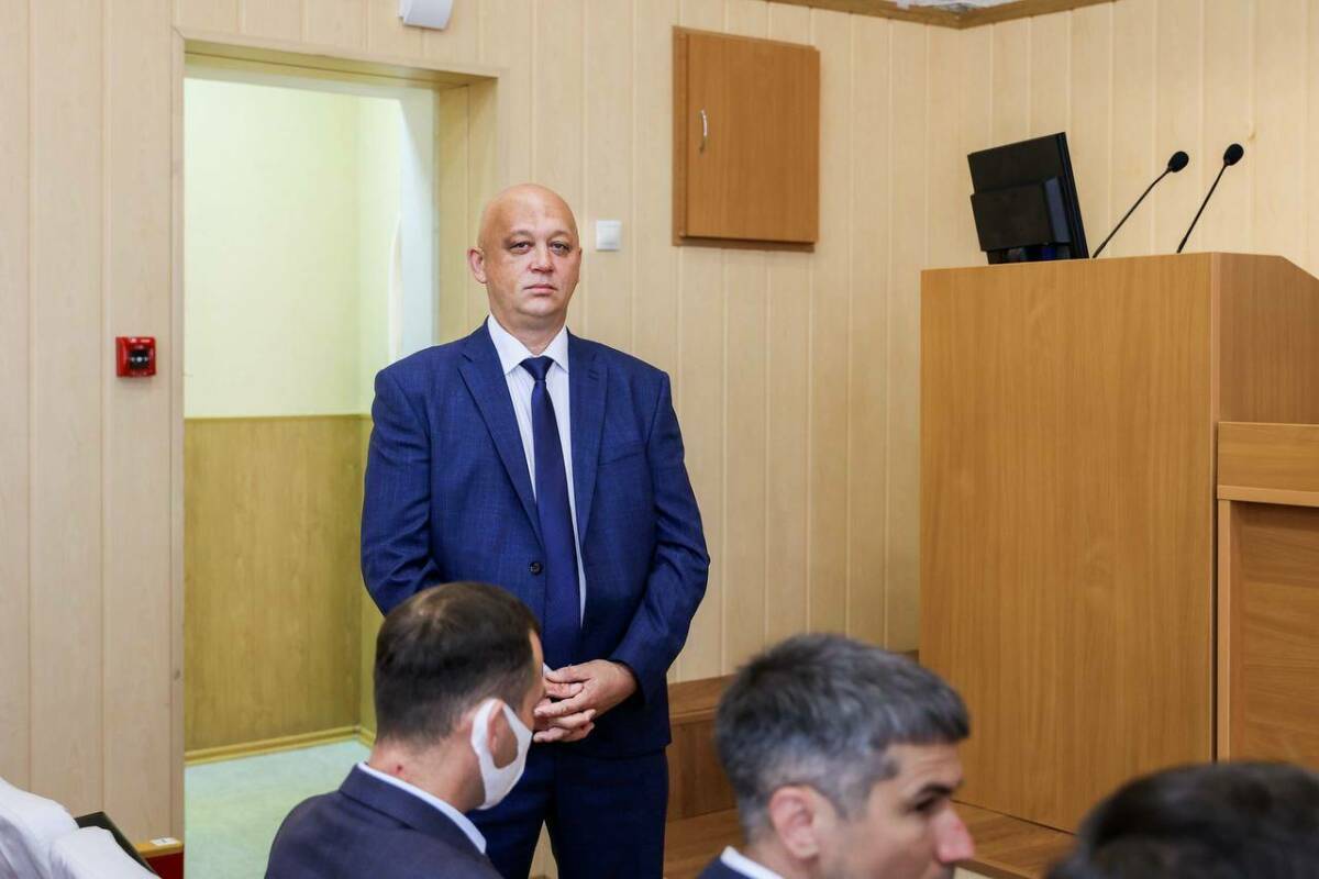 Әлмәт районы администрациясендә яңа кадр билгеләнде