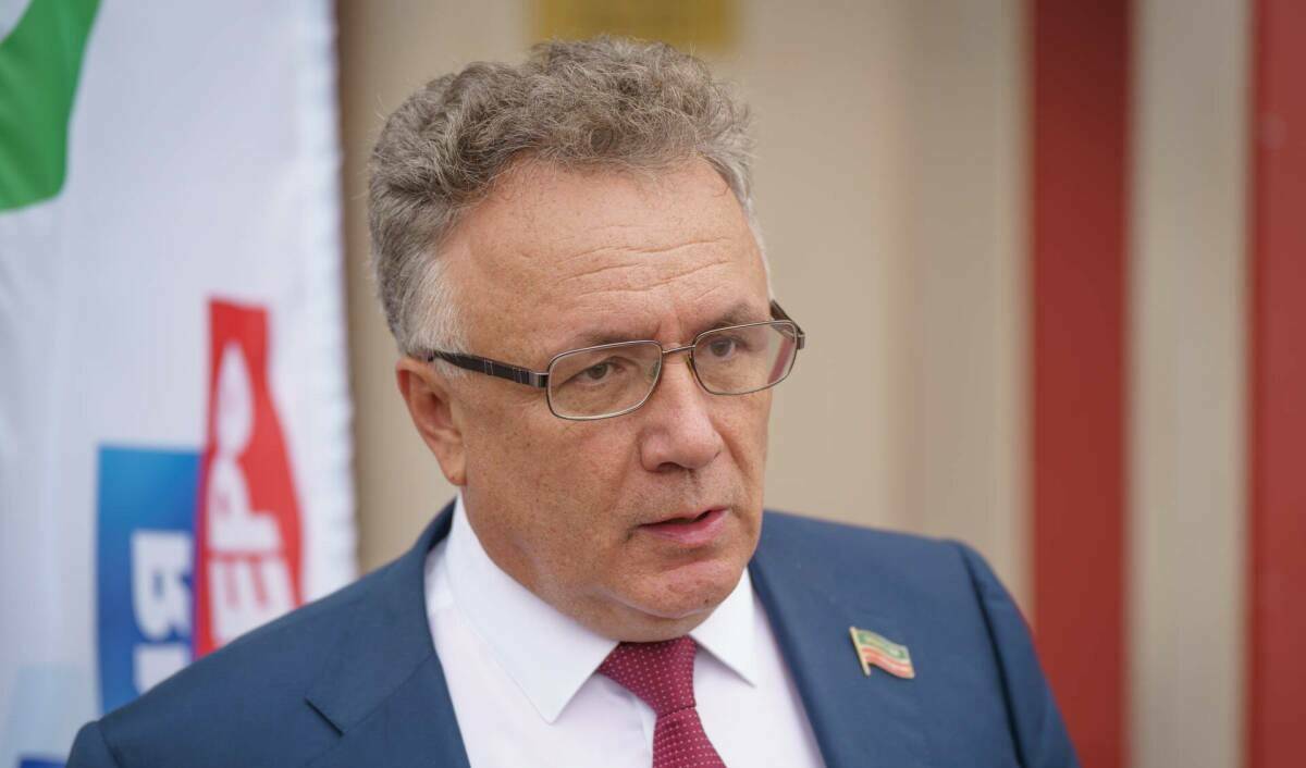 Аминов назвал сокращение часов родного языка в начальной школе возмутительным