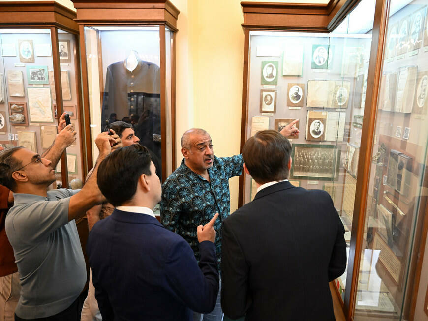 Советник президента ОАЭ посетил КФУ и мечеть «Ярдэм» в рамках визита в Татарстан