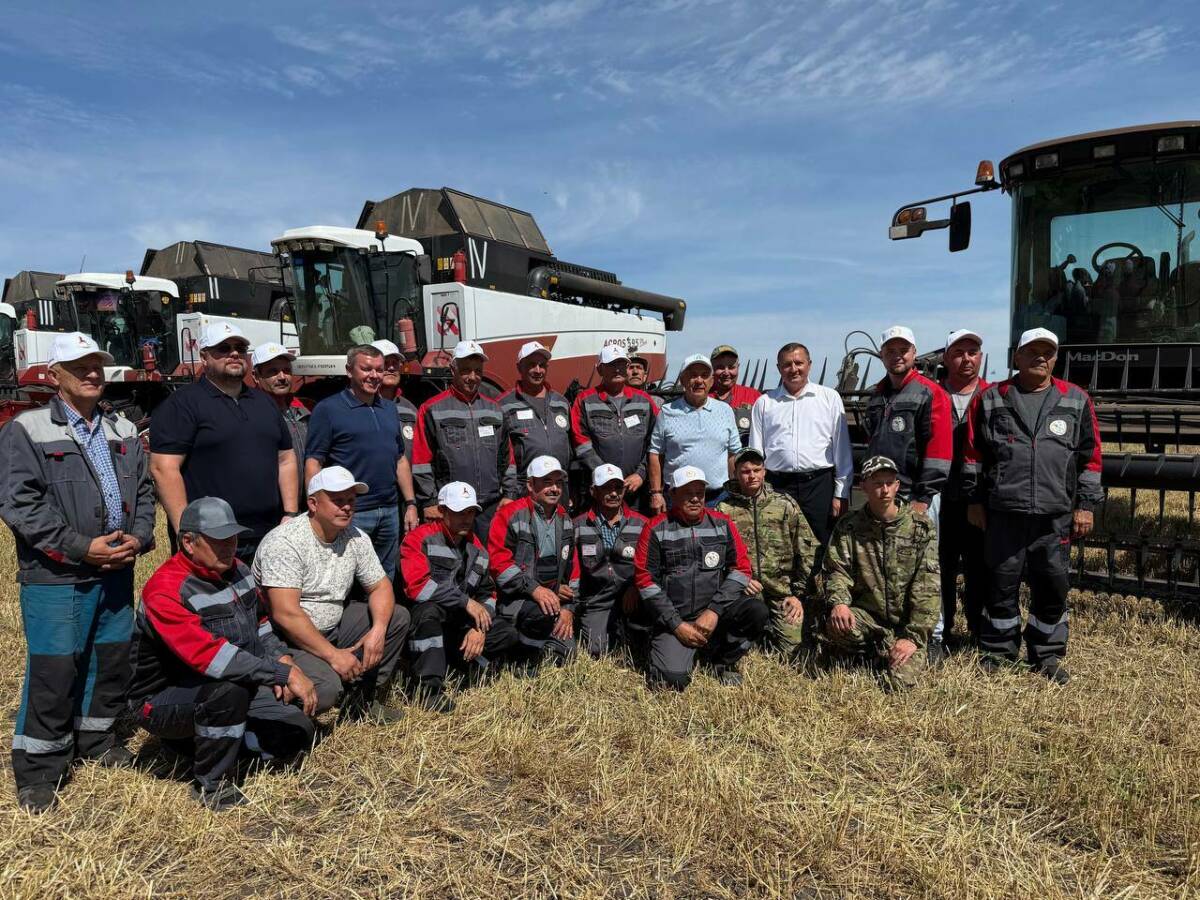 Минниханов проинспектировал уборку урожая и работу АПК в Алексеевском районе