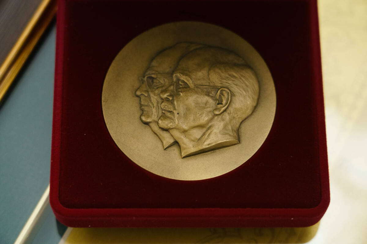 Минниханов присудил Арбузовскую премию венгерскому исследователю Кеглевичу