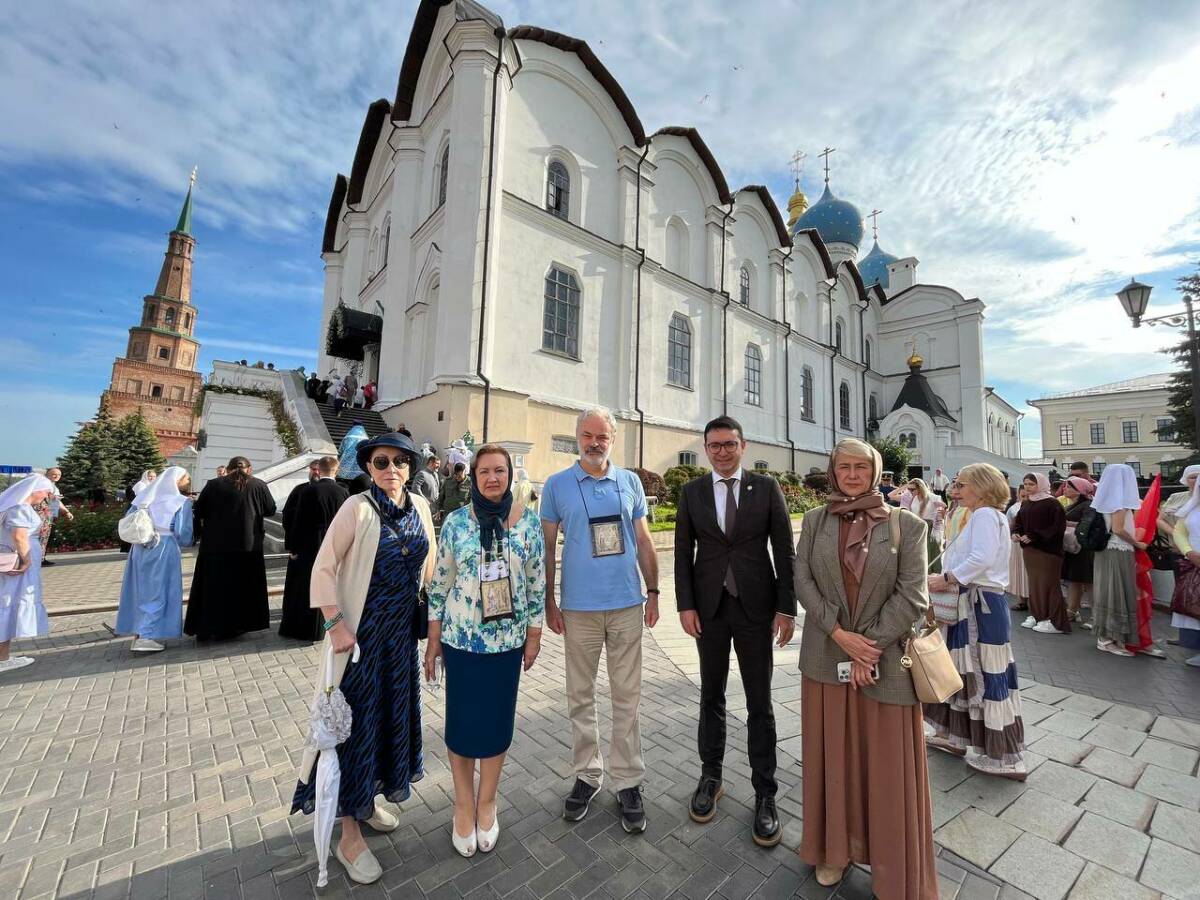 В Казани прошла благотворительная акция «День Белого Цветка»