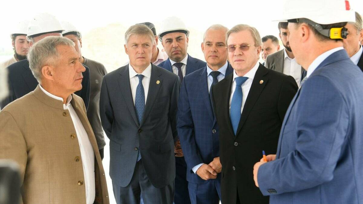 Савельев и Минниханов ознакомились с планами по модернизации аэропорта Казани