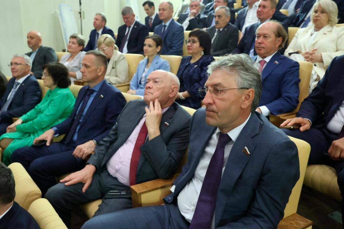 Фаррахов: Почти половину принятых ГД законов внесли депутаты от «Единой России»