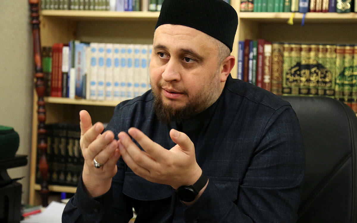 Чай с хазратом: «Если Коран создал человек – создайте подобное»