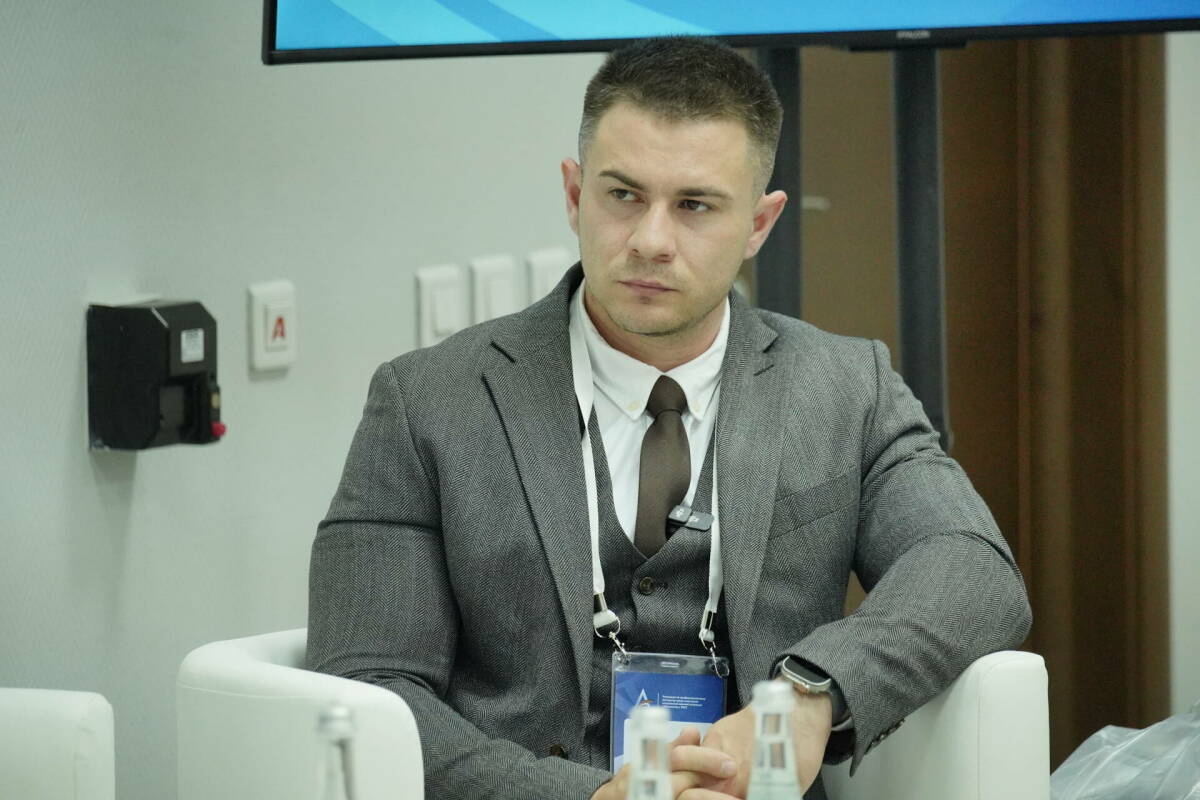 Пятикратный рекордсмен мира Набиев рассказал в Казани, как поднялся на Эльбрус на руках