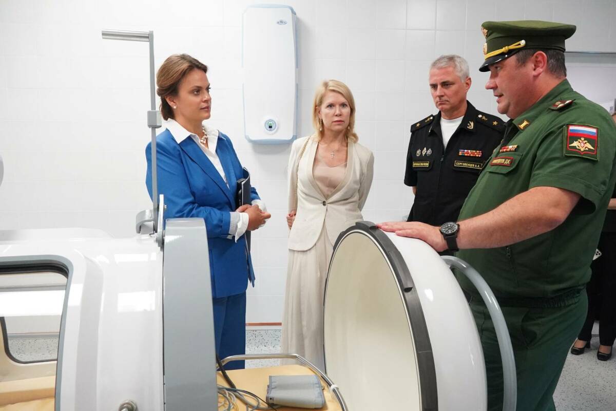 Замминистра обороны РФ Анна Цивилева посетила военный госпиталь в Казани
