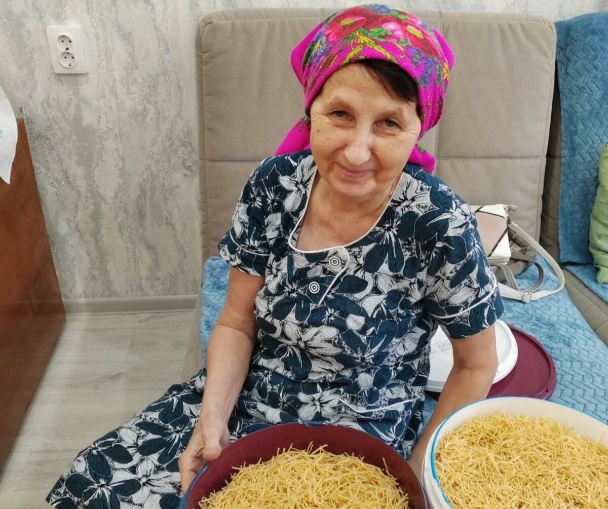 Домашняя лапша и молитва: как волонтер-инвалид из РТ согревает сердца солдат на СВО