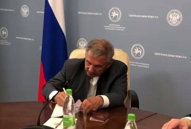 Рустам Минниханов подал документы в ЦИК РТ для участия в выборах
