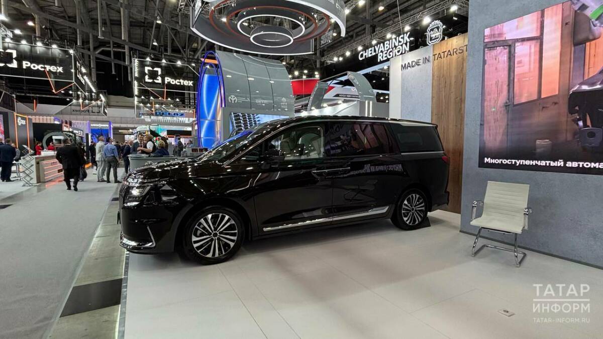 Мишустин, выступая на ИННОПРОМе, рассказал о производстве минивэнов в Татарстане