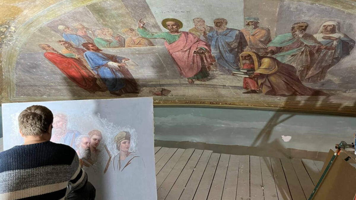 В Петропавловском соборе Казани приступили к реставрации фресок XIX века