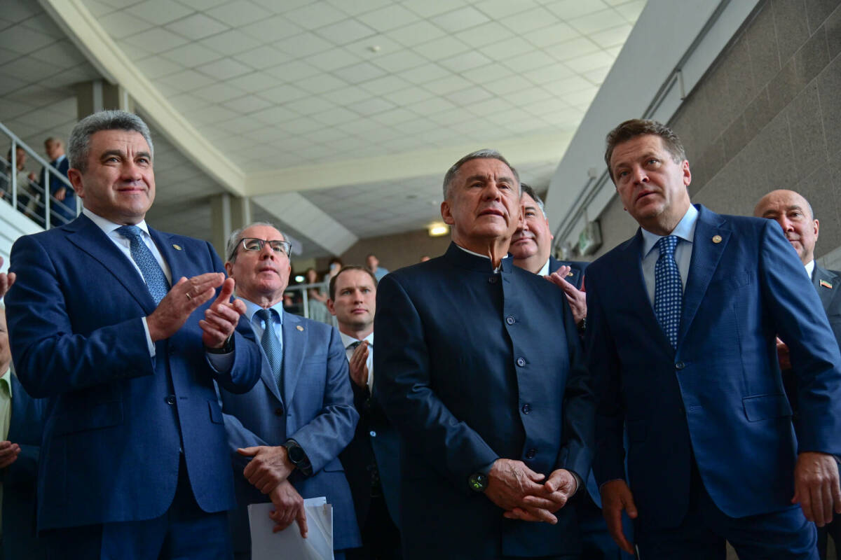 «Работа учителя должна быть престижной»: о чем Минниханов говорил с молодыми педагогами