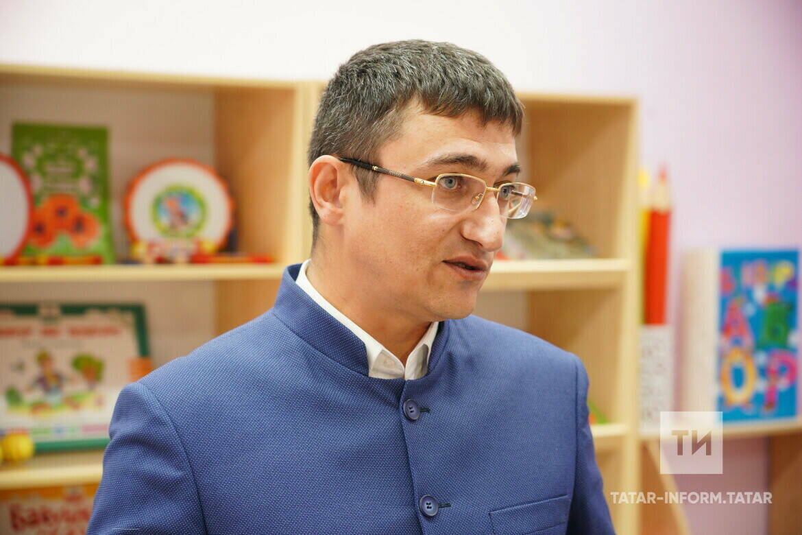 800 детских садов Татарстана получили магнитные доски с карточками в национальном стиле