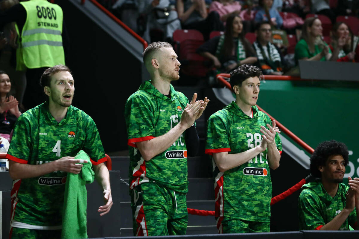 Форвард УНИКСа Торопов завершил карьеру