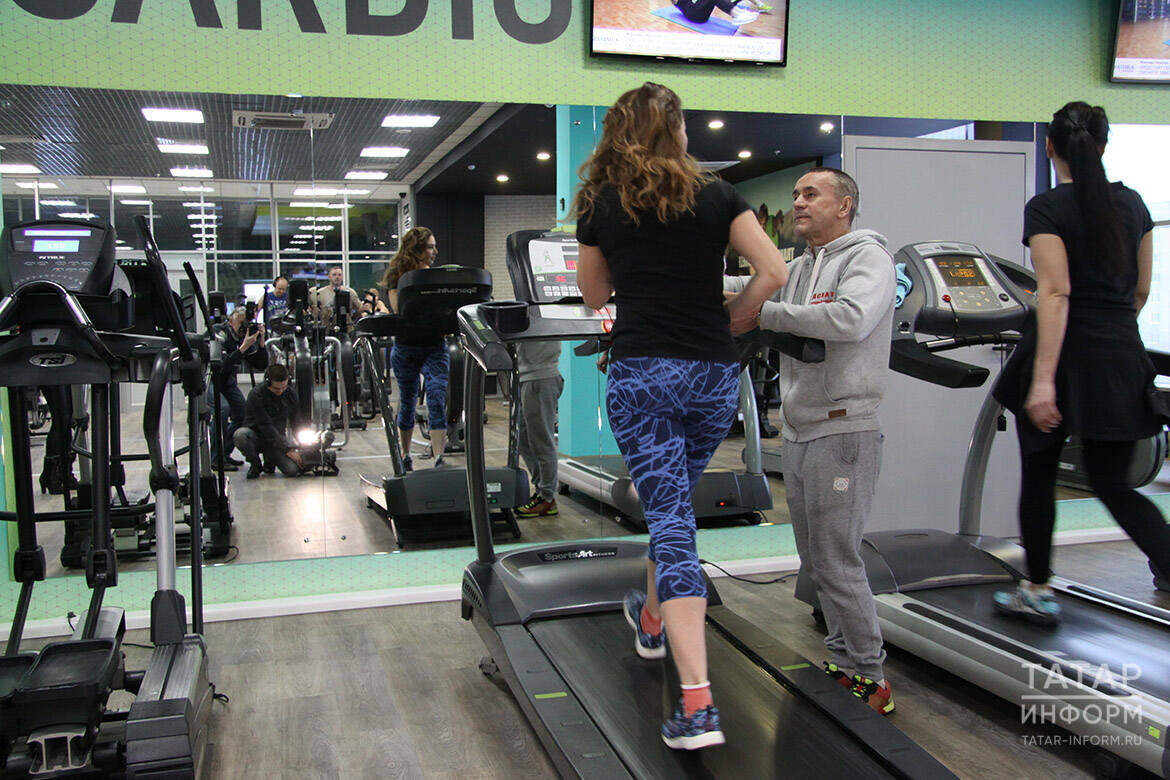 Фитнес-тренер Милославский объяснил, стоит ли принимать жиросжигатели для похудения