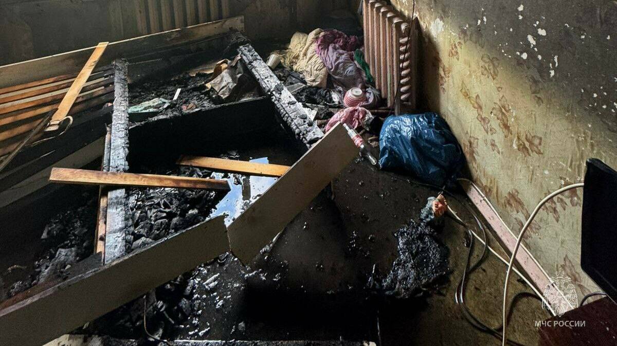 Пожарные спасли мужчину из огня в нижнекамской многоэтажке