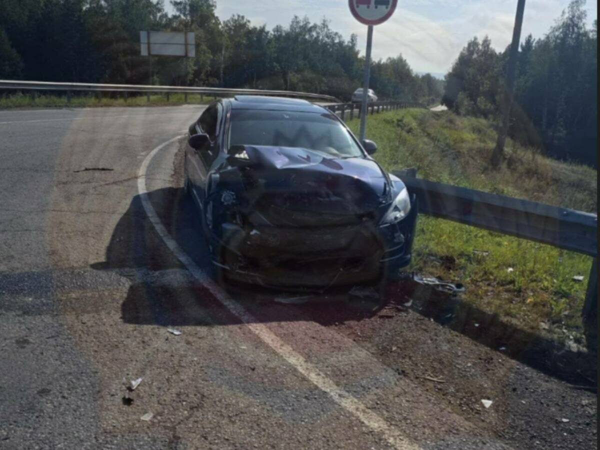 Две иномарки столкнулись на трассе в РТ, пассажирка одной из них погибла