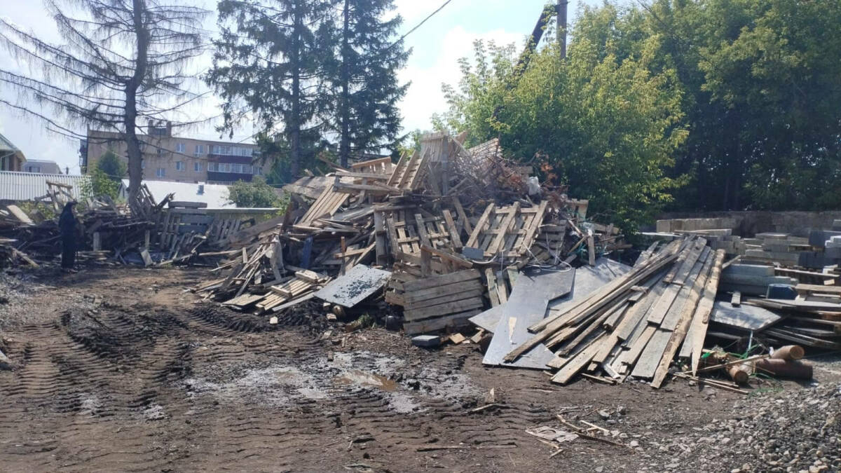 В Альметьевске выявили несанкционированную свалку площадью более 140 кв. м.