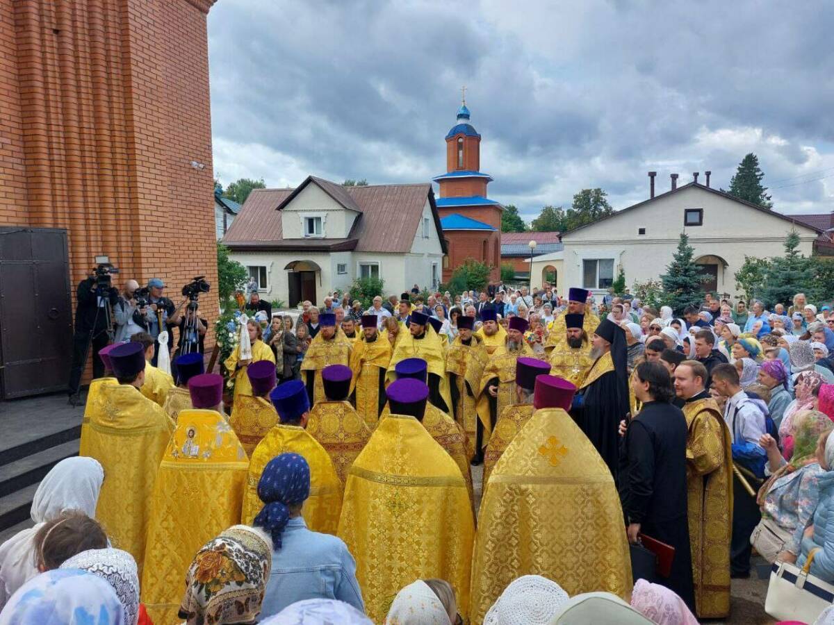 В поселке Красный Ключ Нижнекамского района открыли Крещальный храм с баптистерием