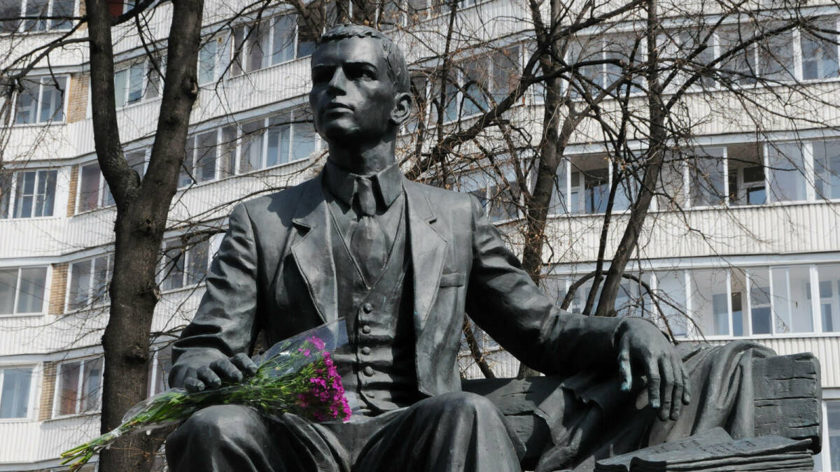 Мухаметшин и Ахметшин возложат цветы к памятнику Тукаю в Москве